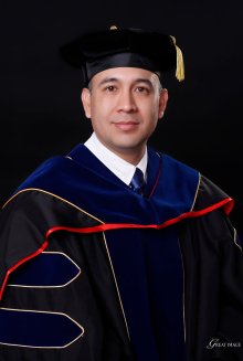 Ernesto Lozano PhD portrait